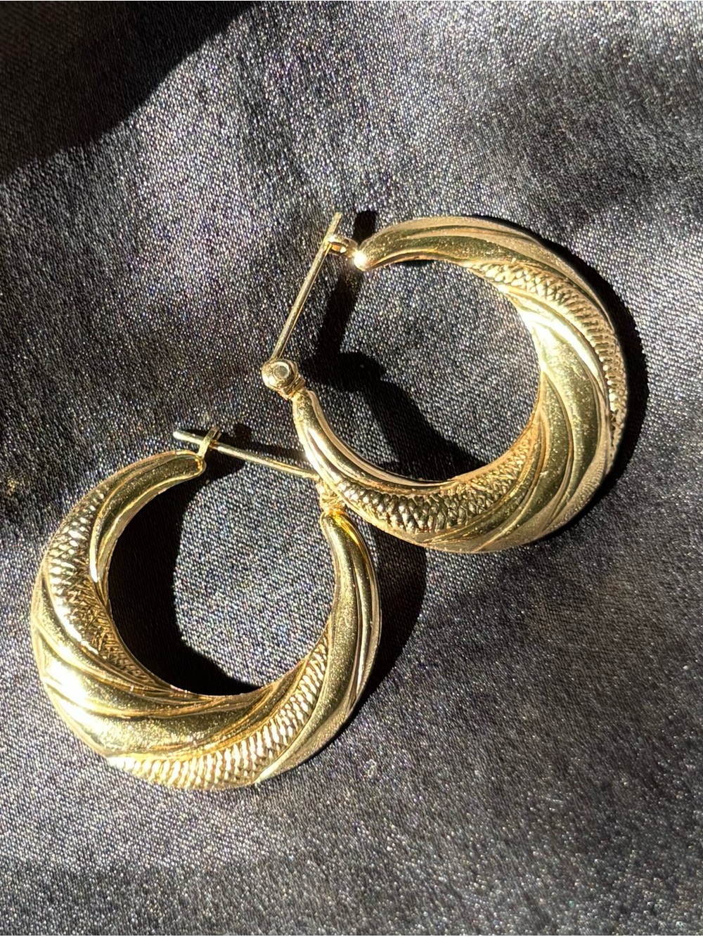 14k Gold Classic Textured Hoop Earrings - Women Jewelry
